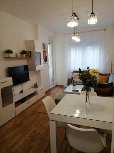 Center Sunrise Apartment