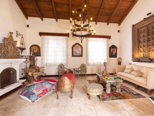 Casa Opulencia