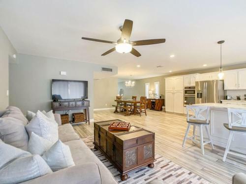 Glendale Charm By Casago