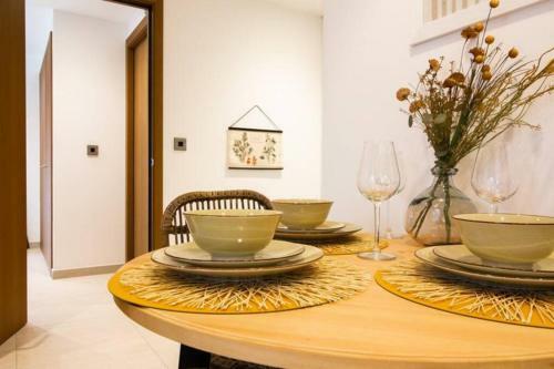 Luxury Modern Apartment With Exceptional Views!