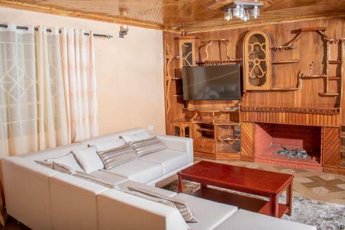 Villa 2br Own Compound Elgonview