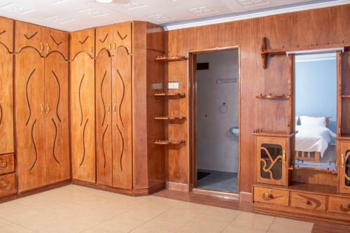 Villa 2br Own Compound Elgonview