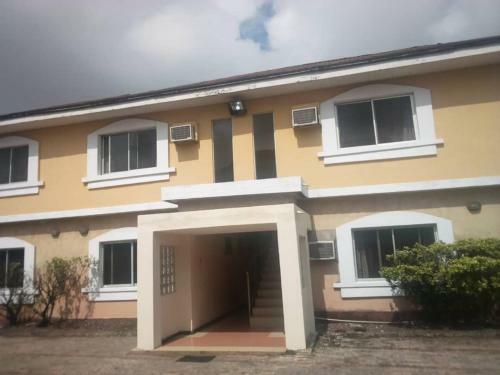 3 Br Apartment With Swimming Pool
