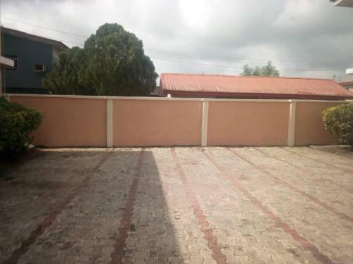 3 Br Apartment With Swimming Pool