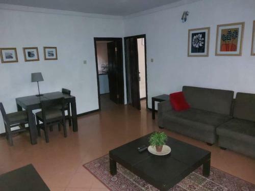 3 Br Apartment With Swimming Pool