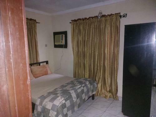3 Br Apartment With Swimming Pool