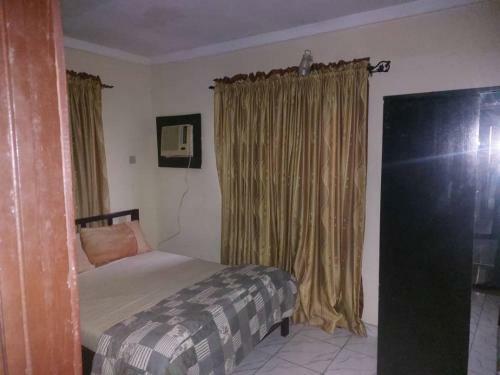 3 Br Apartment With Swimming Pool