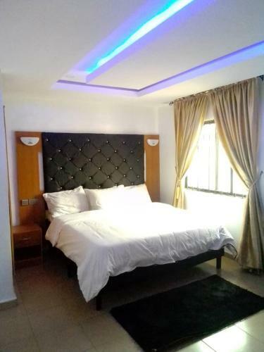 4 Bedroom Detached Bungalow Short Let