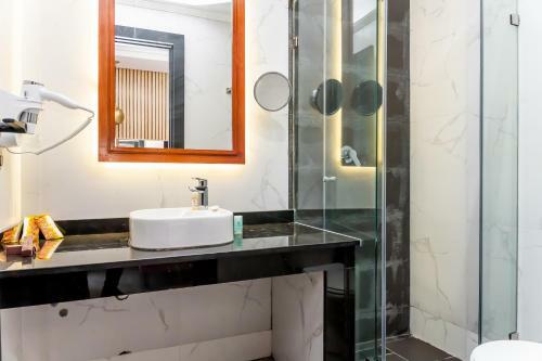 Hotel Les Ambassadeurs