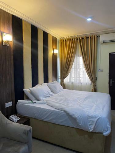 Alluring View Hotel
