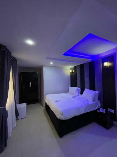 Alluring View Hotel