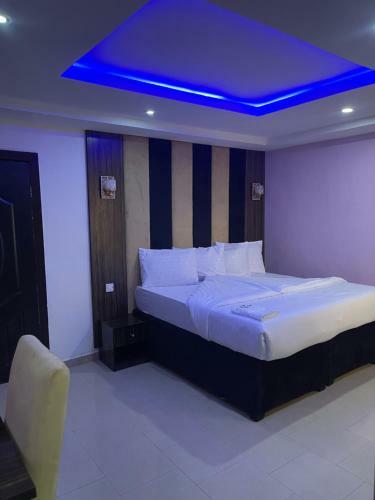 Alluring View Hotel