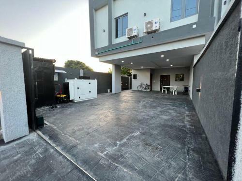 Apartamento Delightful 3-bedroom With Free Parking, Wifi Internal Name