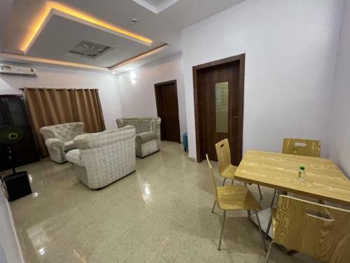 Apartamento Delightful 3-bedroom With Free Parking, Wifi Internal Name