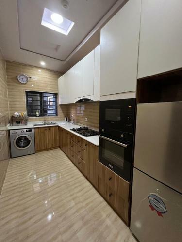 Apartamento Delightful 3-bedroom With Free Parking, Wifi Internal Name