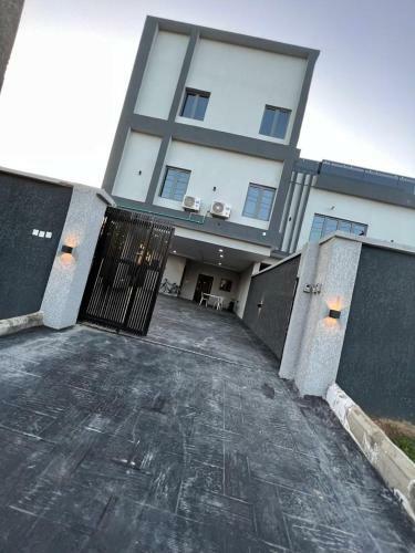 Apartamento Delightful 3-bedroom With Free Parking, Wifi Internal Name
