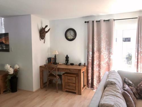 African Holiday Home In Table View