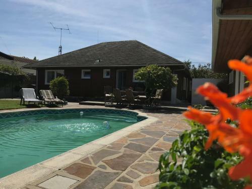 African Holiday Home In Table View
