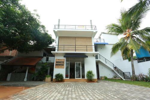 Hotel White House Holiday Resort