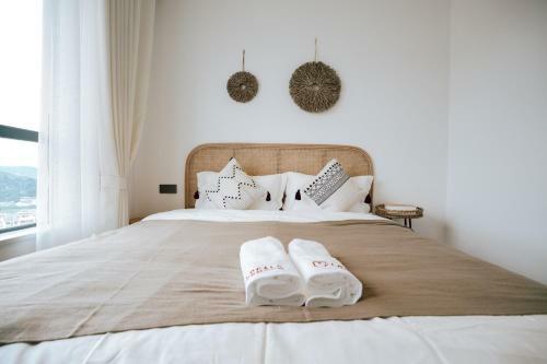 Locals Apartment House 22