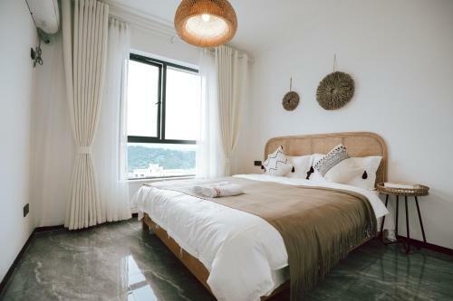 Locals Apartment House 22