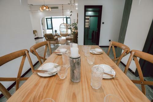 Locals Apartment House 22