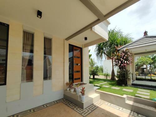 Golden Leaf Villa
