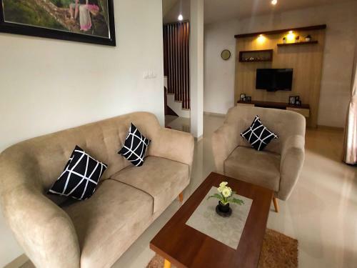 Golden Leaf Villa