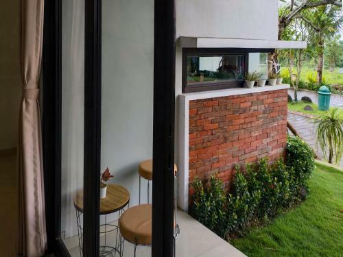 Golden Leaf Villa