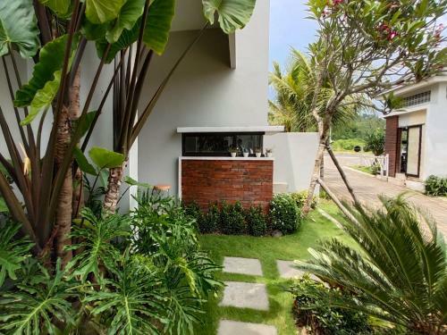 Golden Leaf Villa