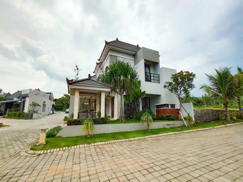 Golden Leaf Villa