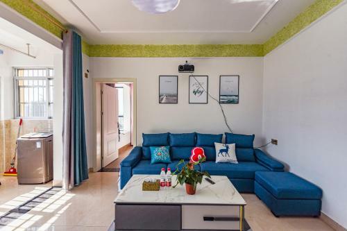 Locals Apartment House 26