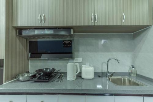 Locals Apartment House 04