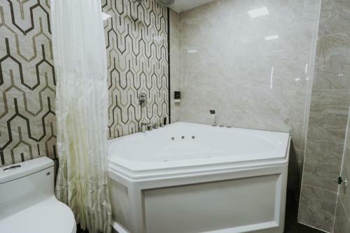 T�m Th?ng Hotel