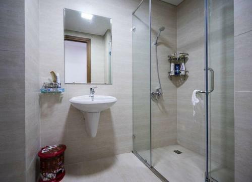 *ha Long Homestay @ Sunrise Apartment- 4 Br
