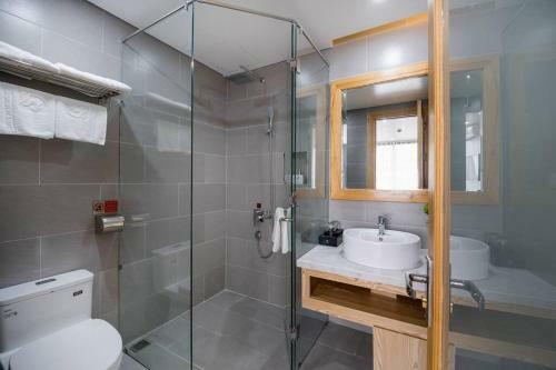 Sea Dragon Apartment & Hotel