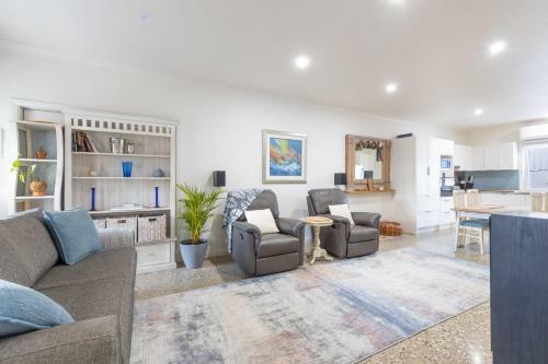 Entire Serviced Apartment With Wifi And Hot Tub