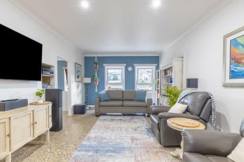 Entire Serviced Apartment With Wifi And Hot Tub