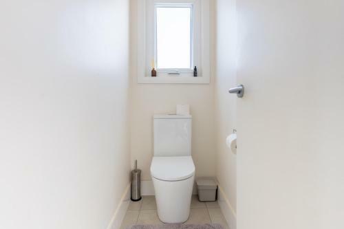 Entire Serviced Apartment With Wifi And Hot Tub