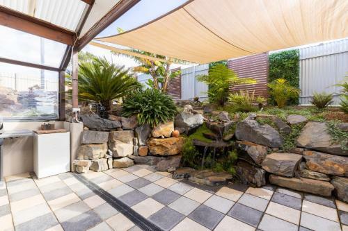 Entire Serviced Apartment With Wifi And Hot Tub