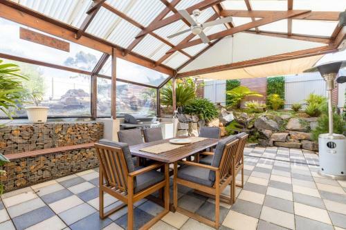 Entire Serviced Apartment With Wifi And Hot Tub