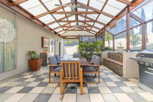 Entire Serviced Apartment With Wifi And Hot Tub