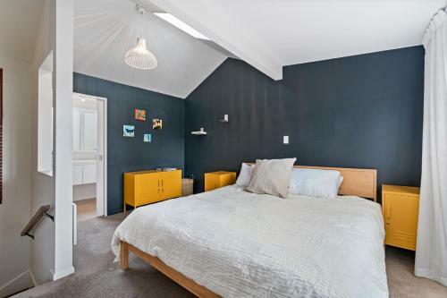 Eely Point Oasis - Wanaka Holiday Home