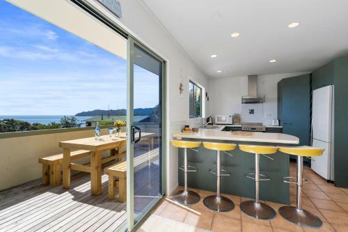 Sandy Beach House - Coopers Beach Holiday Home