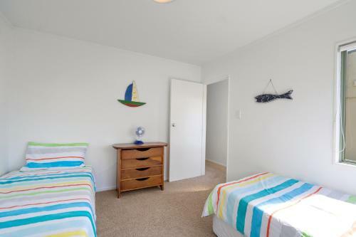 Sandy Beach House - Coopers Beach Holiday Home