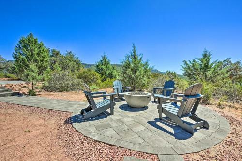 Luxe Pine Escape With Mtn Views And Gas Fire Pit!