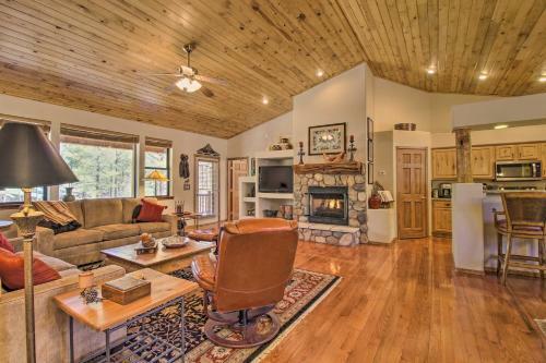Cozy Show Low Cabin With Fire Pit Golf And Hike!