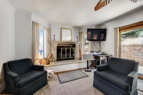 Bear Claw Abode