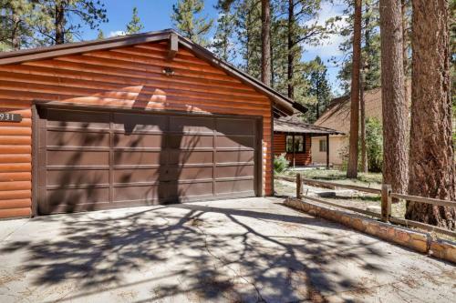 Cuddle Bear's Cabin #2075 By Big Bear Vacations