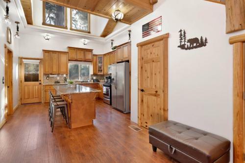 Five Bears Cabin #2070 By Big Bear Vacations